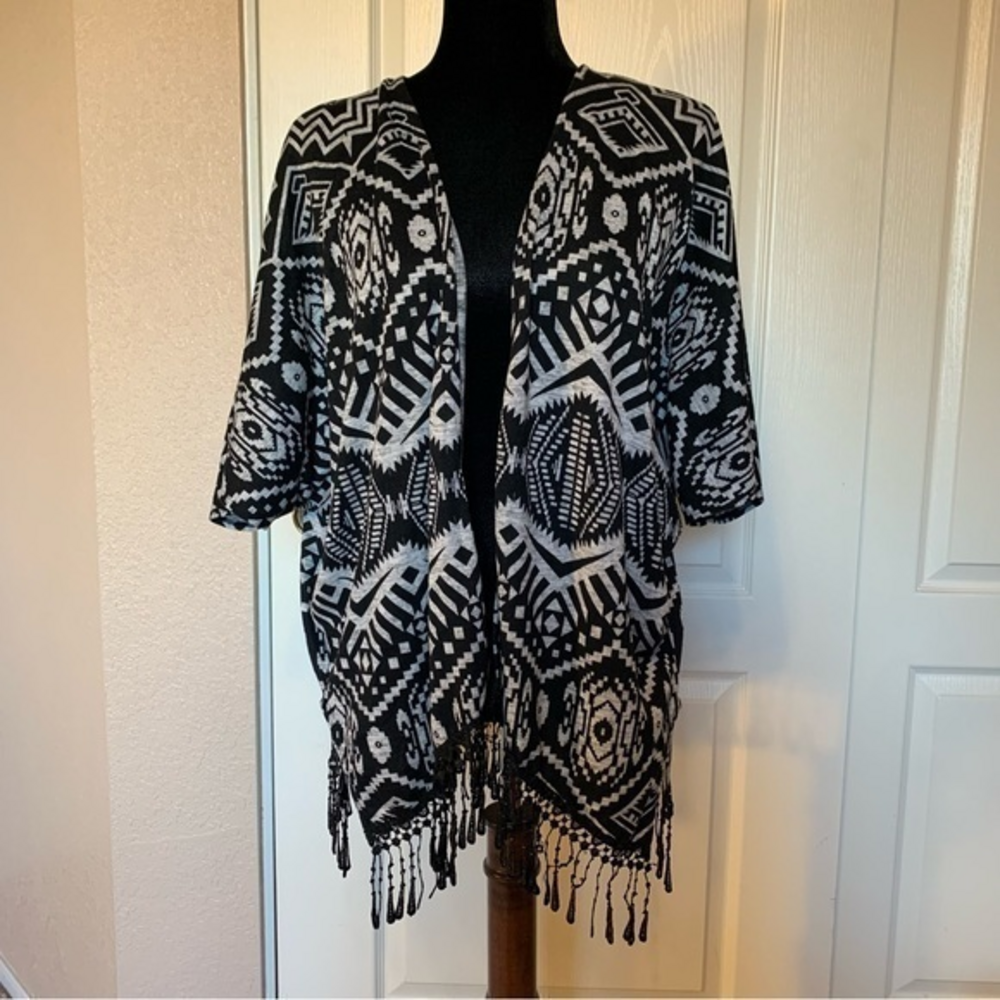 Delirious Open Front Black‎ and Grey Aztec Southwestern Cardigan Kimono Size XL
